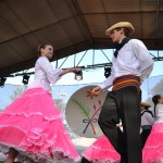 Integrantes del Ballet Municipal durante una de sus presentación