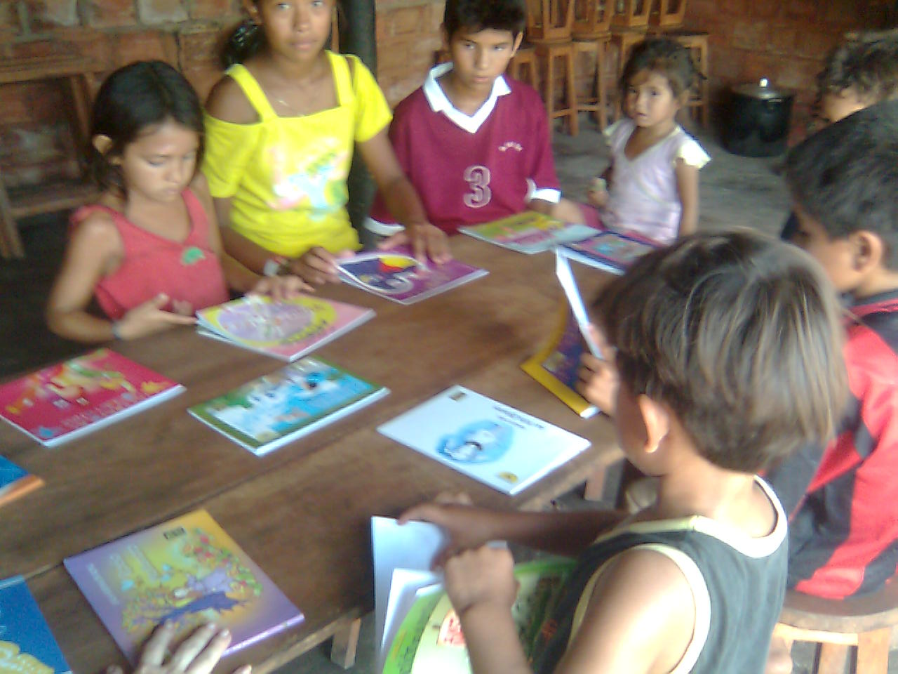 Taller de acercamiento a la literatura en Paraguarí|Taller ñe’ẽporãhaipyre mokyre’ỹrã Paraguarípe imagen