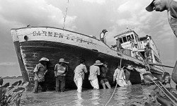 Miradas desde Oriente Occidente, muestra fotográfica Juan Britos imagen