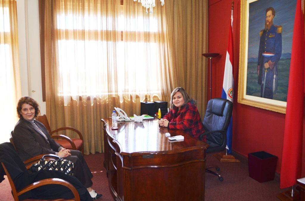Ministra de Cultura se entrevistó con la Senadora Lilian Samaniego, Presidenta de la ANR imagen