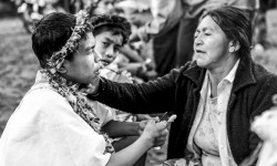 Muestra fotográfica sobre ritual de los Pãí Tavyterá imagen