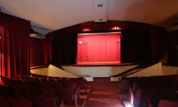 La ciudadanía disfrutará desde hoy de un renovado Cine Teatro del Puerto imagen