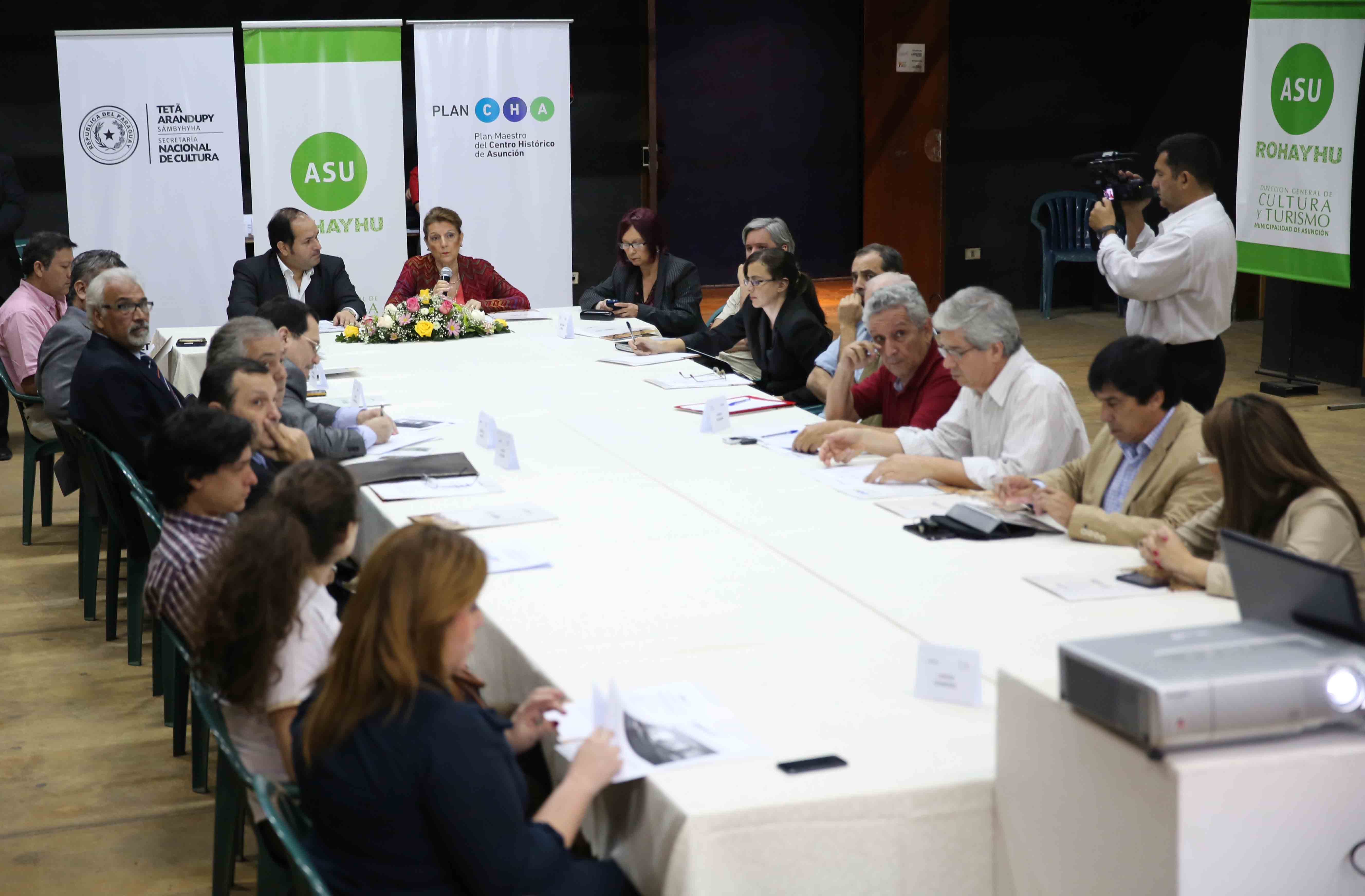 Formadores de opinión y periodistas debatieron con representantes de la Alianza por el Plan CHA imagen