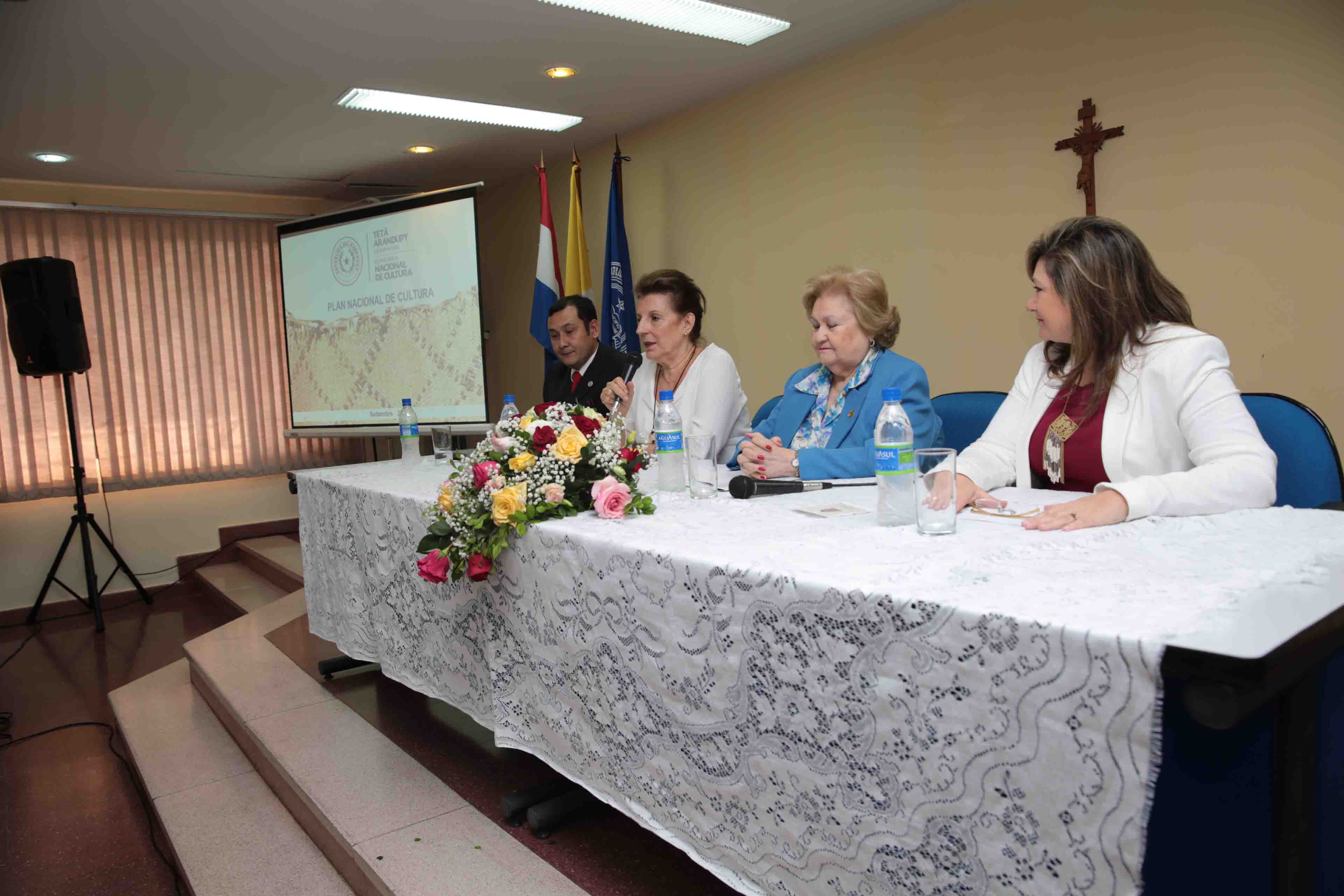 Con presencia de la Ministra de Cultura, inició seminario sobre gestión cultural en Asunción imagen
