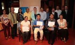 Ganadores del Concurso Nacional de Poesía Guaraní recibieron sus premios imagen