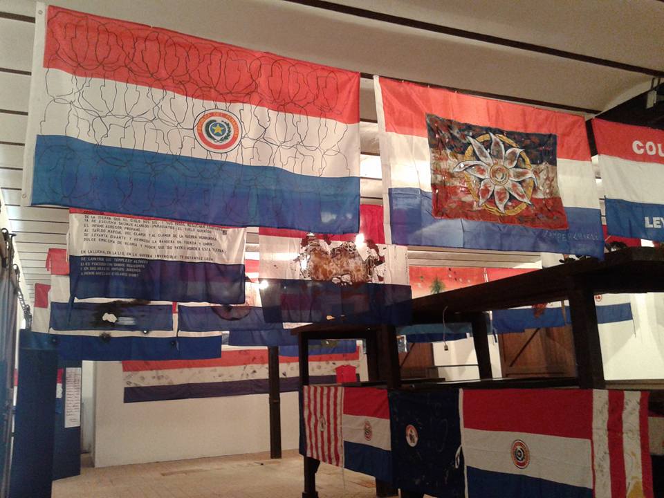 Exposición “Banderas de la Memoria” culmina este sábado con una visita guiada imagen