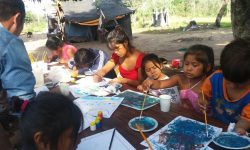 Cultura imparte clases de pintura a pueblos originarios imagen