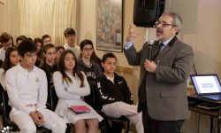Ministro Griffith habló sobre Historia y Cultura del Paraguay a estudiantes del Dante Alighieri imagen