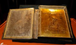 Exhibirán Libro de Oro en el Archivo Nacional imagen
