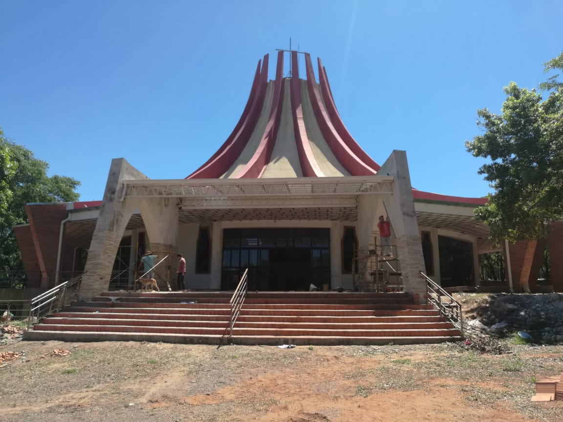 Presentan proyecto para declarar de interés cultural el Santuario de la Divina Misericordia de Areguá imagen