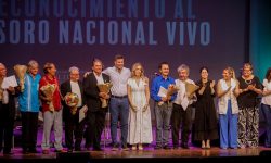 XVI Festival Mundial del Arpa: el Presidente de la República y la Ministra de Cultura entregaron la Declaratoria Orgullo y Tesoro Vivo a destacados arpistas paraguayos imagen