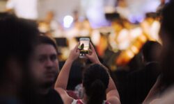 Serenata a la Democracia en la explanada del Panteón de los Héroes