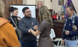 Cultura acompaña “Vistiendo Santos”, proyecto de puesta en valor de imágenes sacras de Yaguarón 